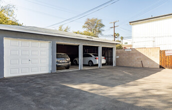 5225 Satsuma Ave in North Hollywood, CA - Building Photo - Building Photo