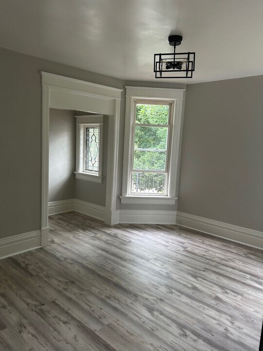 1675 N Marshall St in Milwaukee, WI - Building Photo