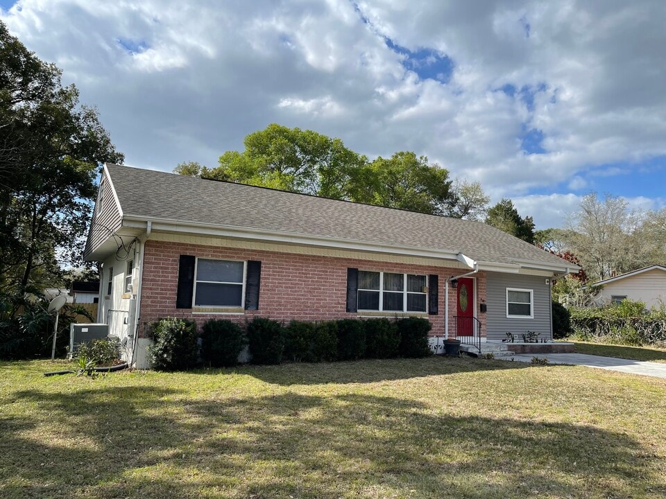 424 N Frankfort Ave in DeLand, FL - Building Photo