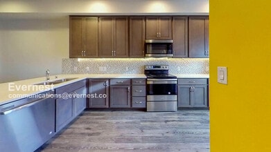 19403 7th Ave W in Lynnwood, WA - Foto de edificio - Building Photo