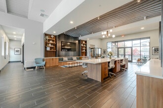 Woodland in Olympia, WA - Foto de edificio - Lobby