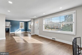 48 S Locust Ave in Evesham, NJ - Building Photo - Building Photo