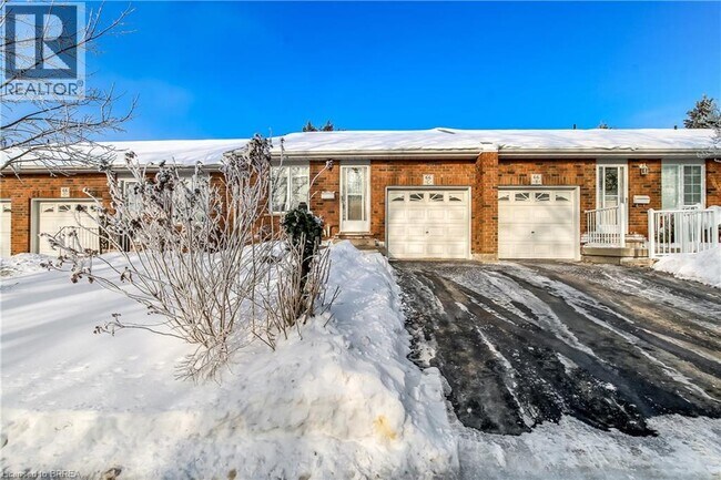 66 Harris Ave in Brantford, ON - Building Photo - Building Photo