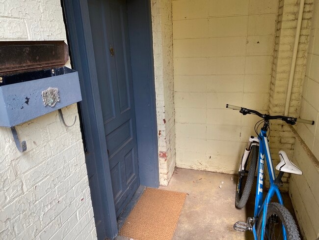 2122 N Clifton Ave in Chicago, IL - Building Photo - Building Photo