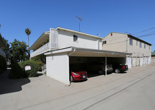 3928 Sawtelle Blvd in Los Angeles, CA - Foto de edificio - Building Photo