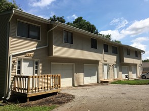 3201 Schuetzen Ln in Davenport, IA - Foto de edificio - Building Photo