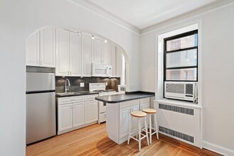 25-40-40 31st Ave in Queens, NY - Building Photo - Building Photo