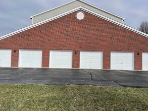 2335 Pinnacle Ct in Fairborn, OH - Building Photo - Building Photo