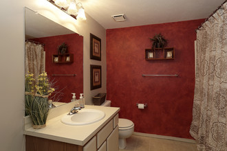Cambridge Court Apartments in Brook Park, OH - Building Photo - Interior Photo