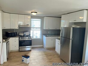 38 Forest St in Boston, MA - Building Photo - Building Photo