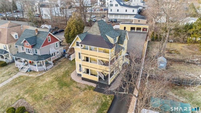 83 Prospect St in Bristol, CT - Foto de edificio - Building Photo