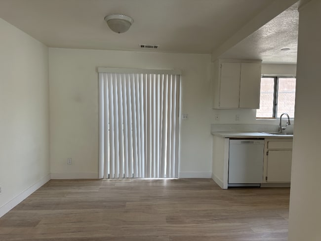 15978 Muni Rd in Apple Valley, CA - Building Photo - Building Photo