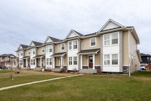 32 Saddlelake Mews NE in Calgary, AB - Building Photo