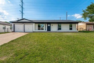 1101 Spring Brook Dr in Bedford, TX - Building Photo