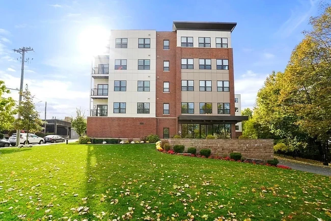 999 Hancock St, Unit 202 in Quincy, MA - Building Photo - Building Photo