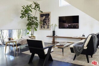 1201 Cabrillo Ave in Los Angeles, CA - Building Photo - Building Photo