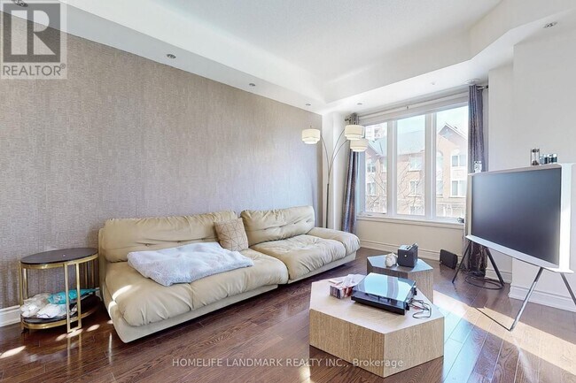 231 South Park Rd in Markham, ON - Building Photo - Building Photo