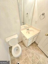 322 Brookview Dr in Riverdale, GA - Building Photo - Building Photo
