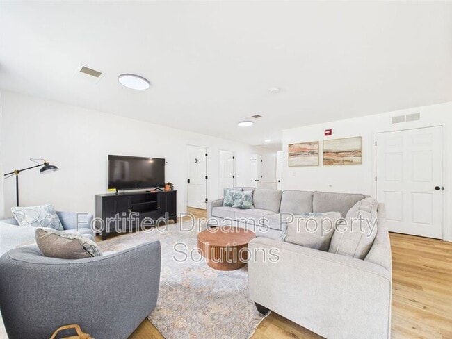 355 Ransom Rd in Winston-Salem, NC - Foto de edificio - Building Photo