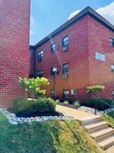 Fox Chase Gardens in Philadelphia, PA - Foto de edificio - Building Photo