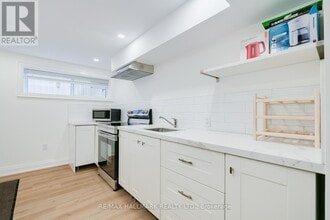 69 Searle Ave in Toronto, ON - Building Photo - Building Photo