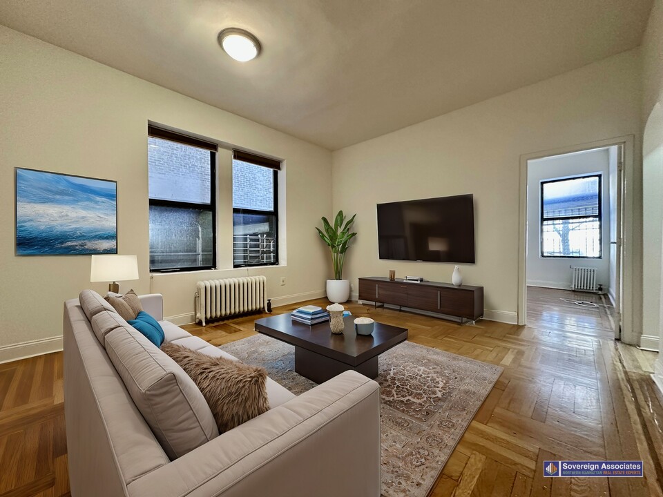 664 W 163rd St in New York, NY - Building Photo