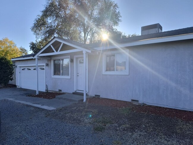 4925 Hazel Ave in Fair Oaks, CA - Building Photo - Building Photo