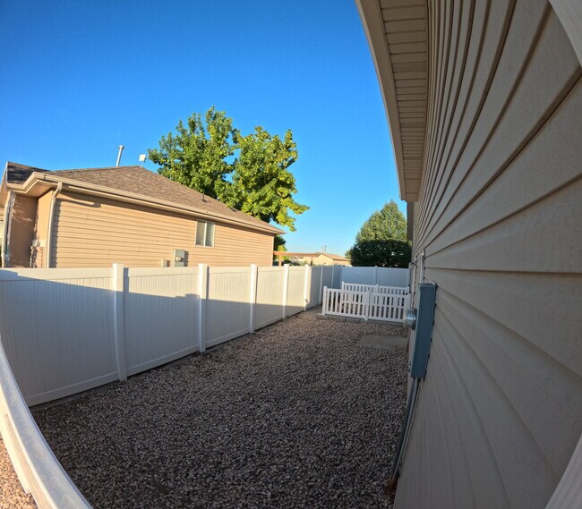 2906 S 1550 W, Unit Basement in Syracuse, UT - Building Photo - Building Photo