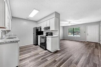 2732 N Sierra Ave in Fayetteville, AR - Building Photo - Building Photo