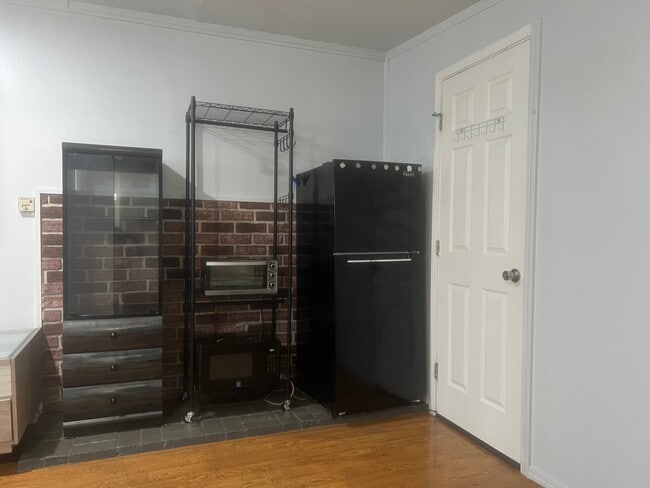 16405 NE 12th St in Bellevue, WA - Building Photo - Building Photo