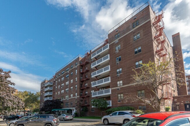 Greenwood Arms in Howard Beach, NY - Building Photo - Building Photo
