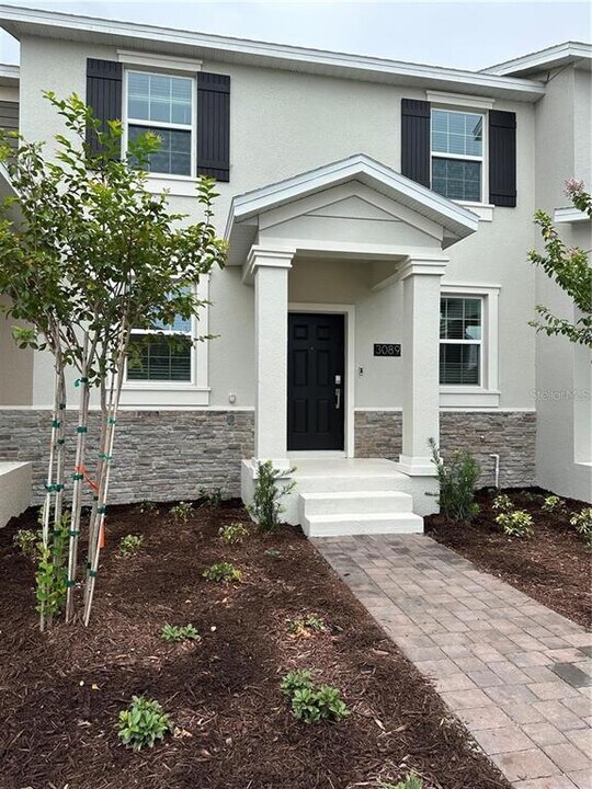 3033 Ella Wy in St. Cloud, FL - Building Photo