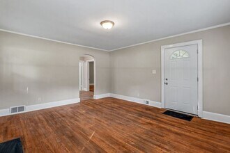 4318 Hilltop Rd in Greensboro, NC - Foto de edificio - Building Photo
