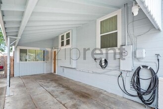 1337 Acacia St in Pittsburg, CA - Building Photo - Building Photo