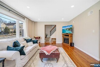 12 Maple Ave in Waldwick, NJ - Building Photo - Building Photo