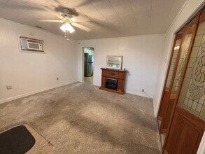 1058 US-150 in West Terre Haute, IN - Building Photo - Building Photo