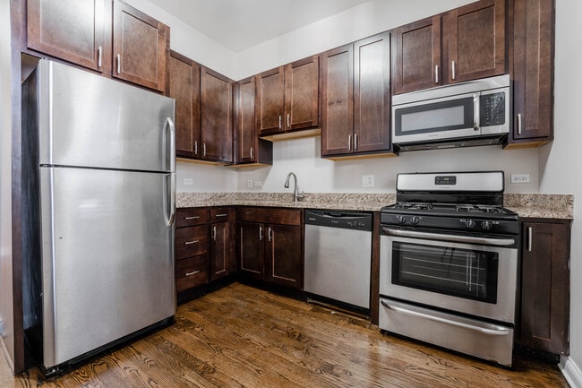 1756 W Montrose Ave, Unit 1 in Chicago, IL - Building Photo - Building Photo