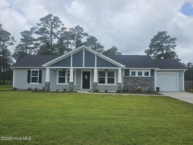 property at 870 Golfview Rd