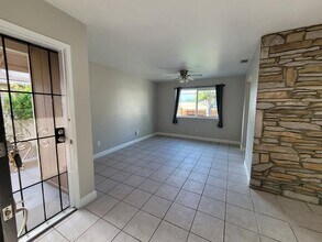 685 Las Tablas Rd in Templeton, CA - Building Photo - Building Photo