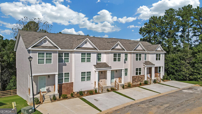 2874 Laurel Ridge Cir in East Point, GA - Foto de edificio - Building Photo