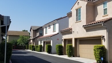 6935 Sandlily Ln in Chino, CA - Building Photo - Building Photo