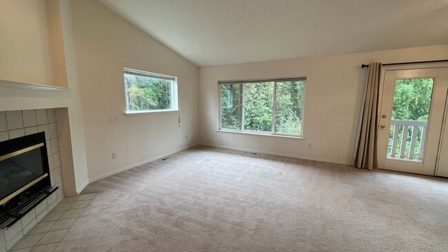 2416 Ridgemont Dr in Anchorage, AK - Building Photo - Building Photo
