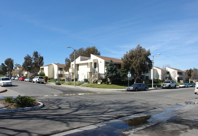 Citrus Tree Apartments in Ventura, CA - Foto de edificio - Building Photo