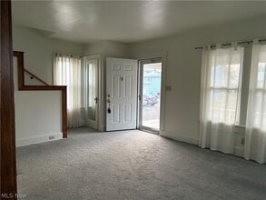 315 E 10th St in Dover, OH - Building Photo - Building Photo