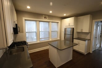 5653 N Talman Ave, Unit 1 in Chicago, IL - Building Photo - Building Photo