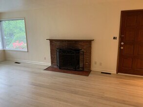 6555 25th Ave NE in Seattle, WA - Building Photo - Building Photo