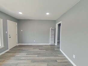 1119 N Mayfield Ave, Unit 1119 in San Bernardino, CA - Foto de edificio - Building Photo