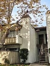 15511 Sherman Way, Unit 11 in Van Nuys, CA - Building Photo - Building Photo