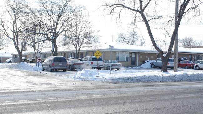 213 W Grand Ave in Melrose Park, IL - Building Photo - Building Photo