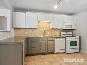 2712 S Hazel Ct, Unit 641 in Denver, CO - Building Photo - Building Photo